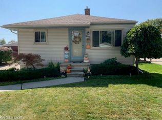 22732 Arcadia St, Saint Clair Shores, MI 48082