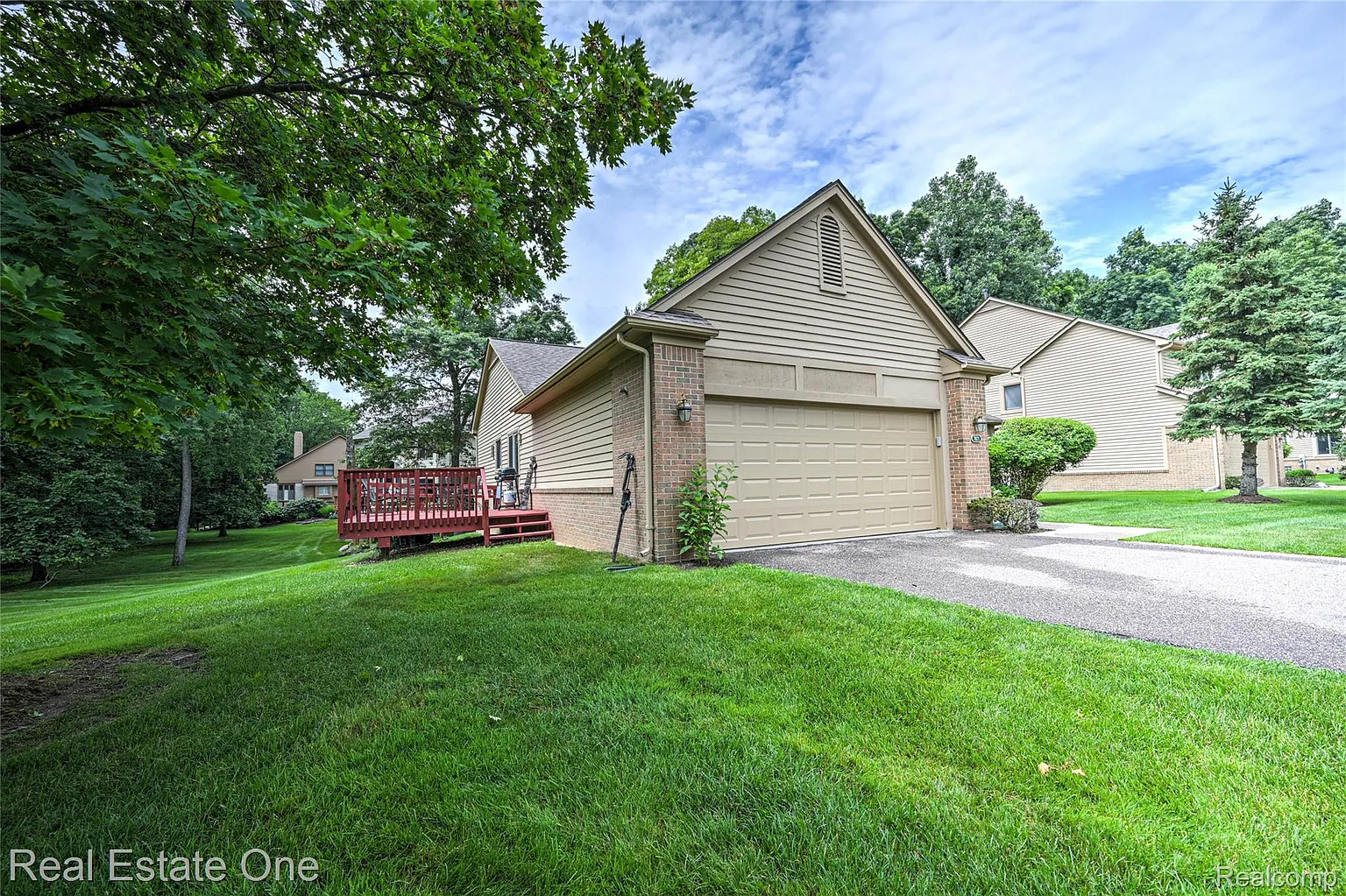 7071 Deerwood Trl photo 1