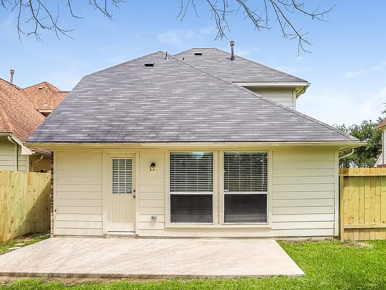 8238 Fuqua Gardens Dr — Photo 17