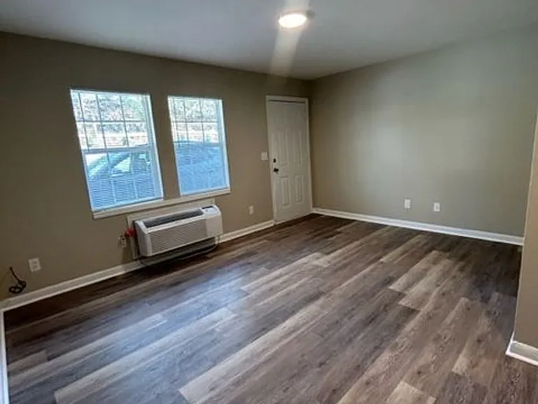 776 West Ave — Photo 3