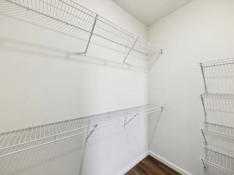 Thornwood Apartments — Photo 25