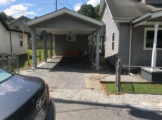 124 Fieldstone Rd, Holden, WV 25625