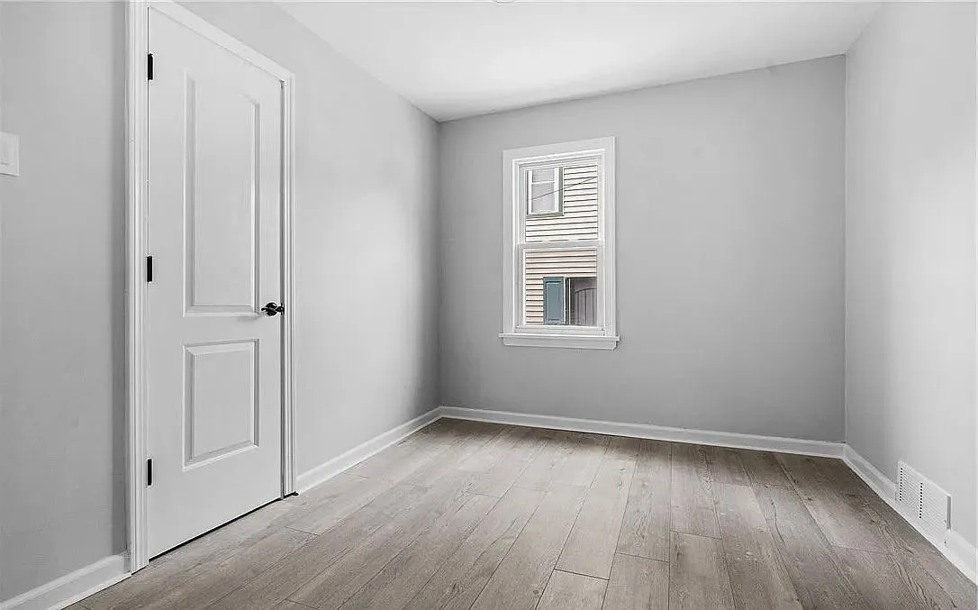 Building Photo - 922 Winton Ave #1