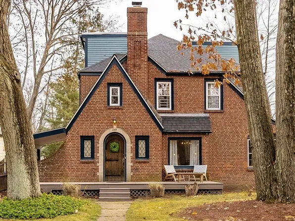 259 Trafton Rd, Springfield, MA 01108