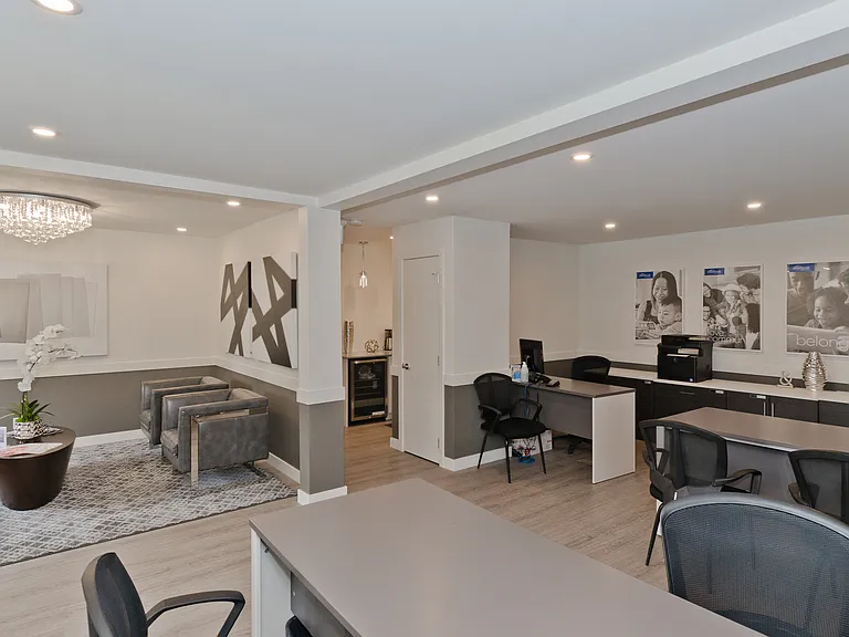 L208 University Dr NW — Photo 12