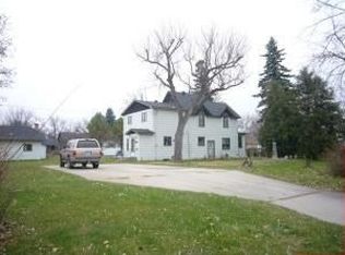 713 4th St SE, Barnesville, MN 56514