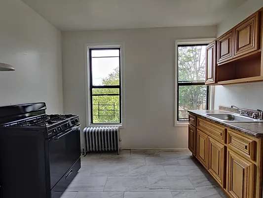 Rented by Signature Property Realty | media 26