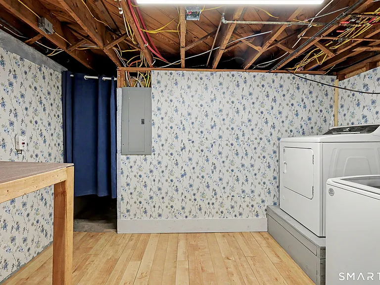 142 N Taylor Ave — Photo 39