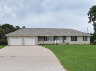 2070 Jamestown Ave, Independence, IA 50644
