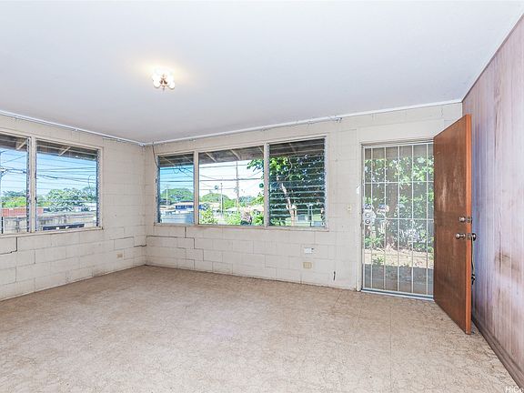 3rd image of 85-307 Waianae Valley Rd