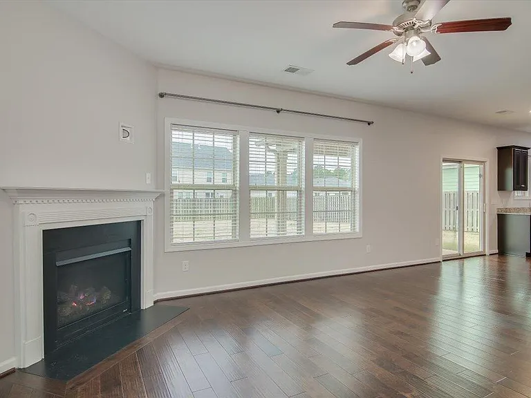 173 Tahoe Dr — Photo 2