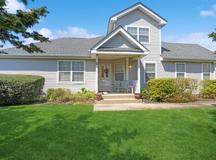 64 Goose Neck Ln, Riverhead, NY 11901