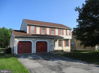 208 Yosemite Dr, Bear, DE 19701