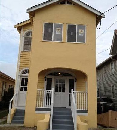 2nd image of 2669 Gladiolus St