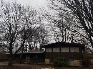 22053 N Countryside Ln, Barrington, IL 60010