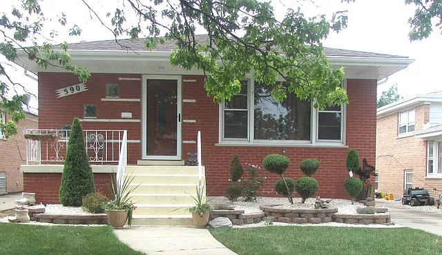 590 Muskegon Ave photo 1