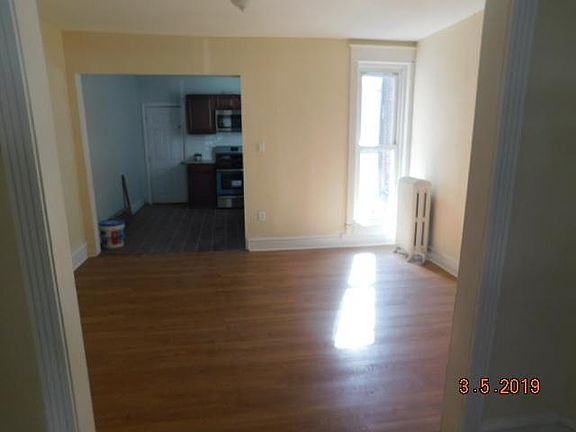 3rd image of 528 W Fisher Ave