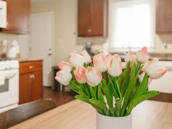 2121 Western Ave, Waukegan, IL 60087