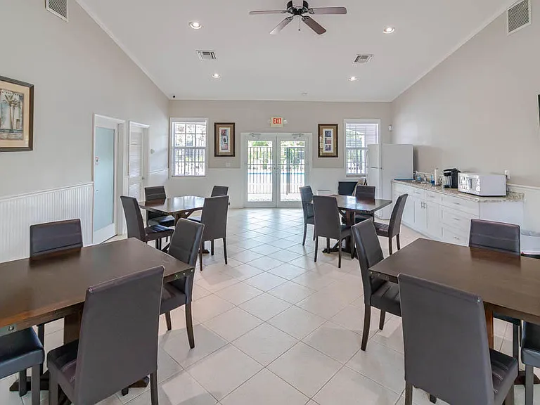 356 SE Bloxham Way — Photo 61