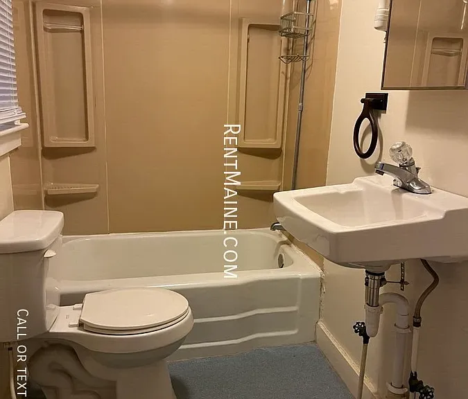 200 Center St #3 — Photo 11