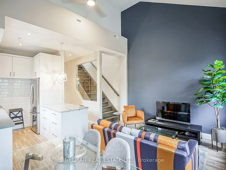 50 Russell St #2 — Photo 8