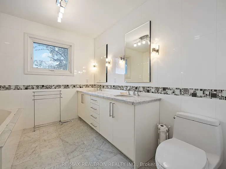 12 Donwoods Dr — Photo 31