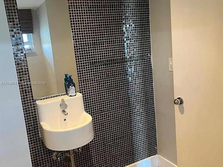 1770 NE 191st St #7001 — Photo 1