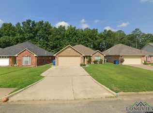4 Oak Run St, White Oak, TX 75693