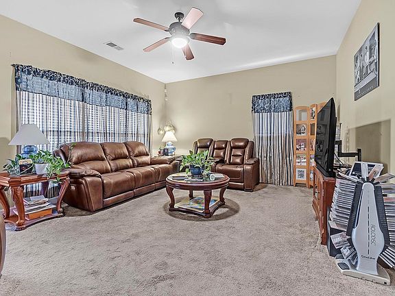 2nd image of 717 Hilyard Ln