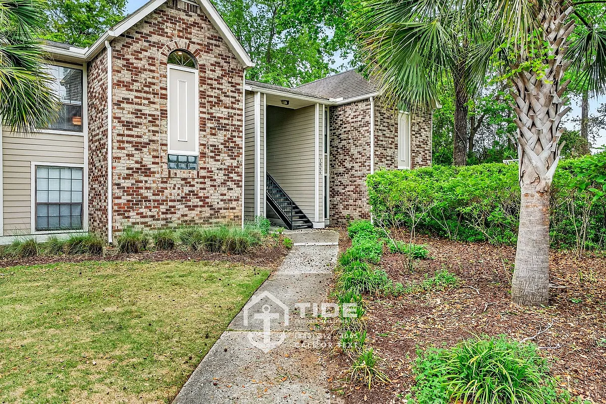 Building Photo - 1866C Montclair Dr