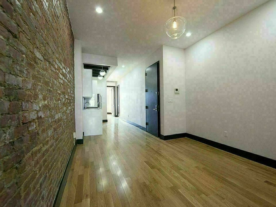1st image of 129 Thames St #L4