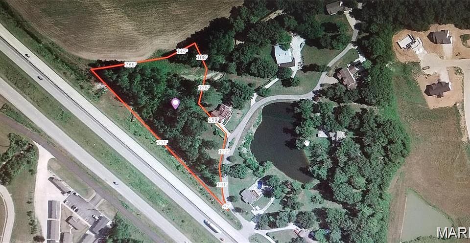 2nd image of 810 Whitcomb Woods Dr