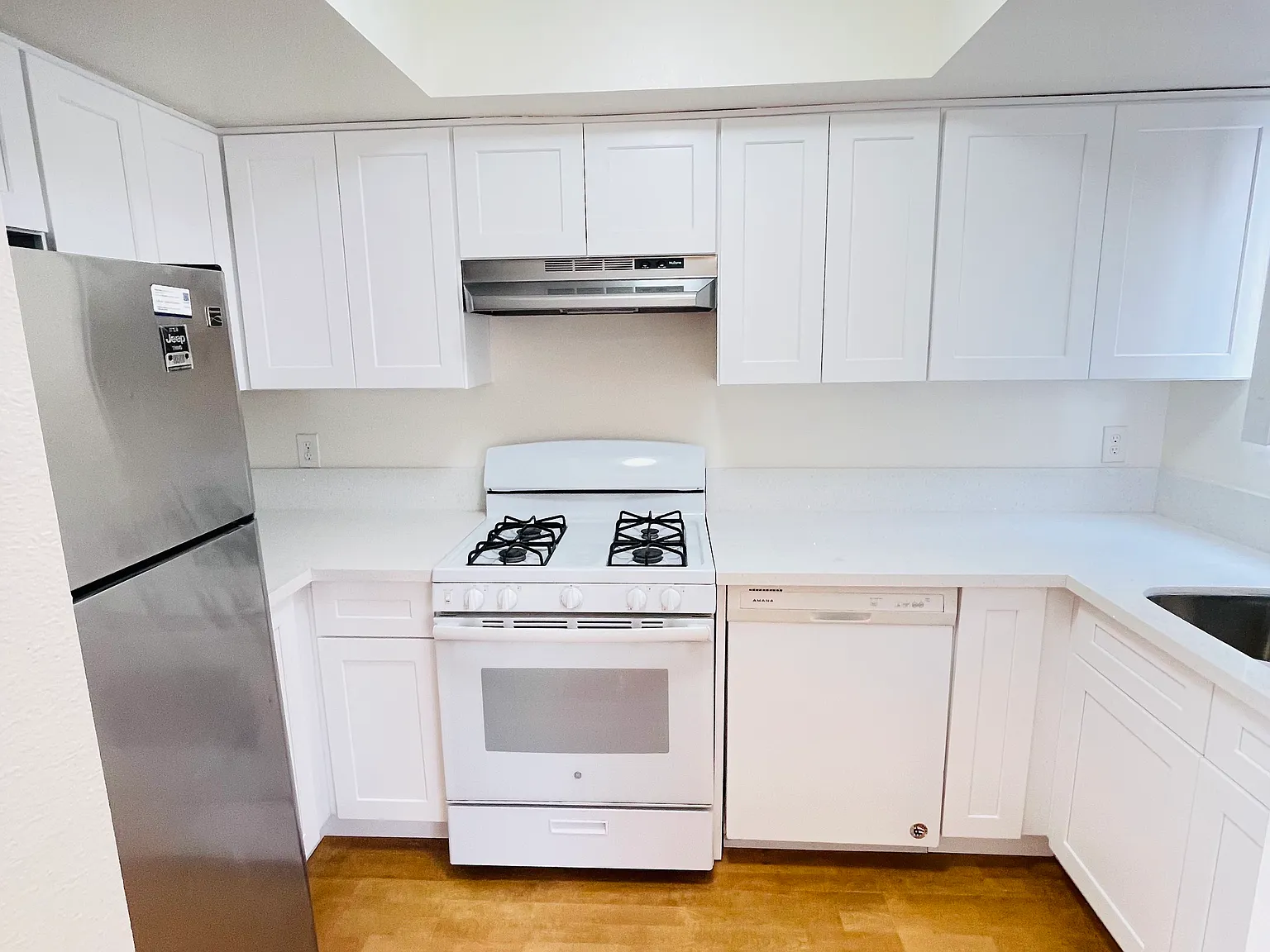 2 bed, 1100 sqft, $2,700 — Photo 4