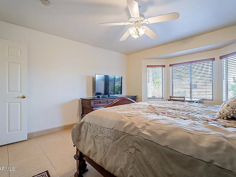 1105 N Cota Ln — Photo 29