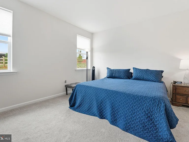 615 Clover Ln — Photo 33