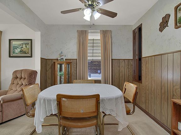 3rd image of 7839 Parkwood Dr