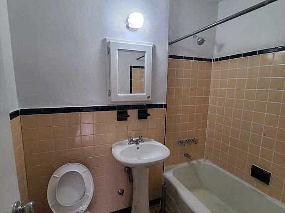2nd image of 2922 Nostrand Ave #K