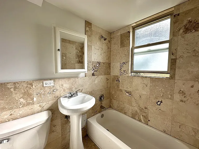 7632 N Milwaukee Ave — Photo 10