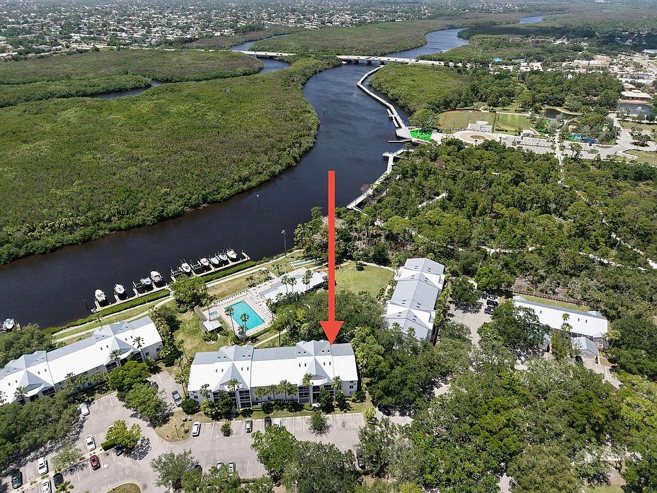 1st image of 2516 SE Anchorage Cove #H-3