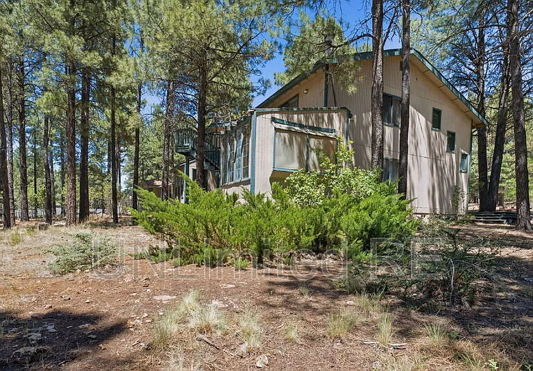 1410 N Inverrary Way — Photo 7