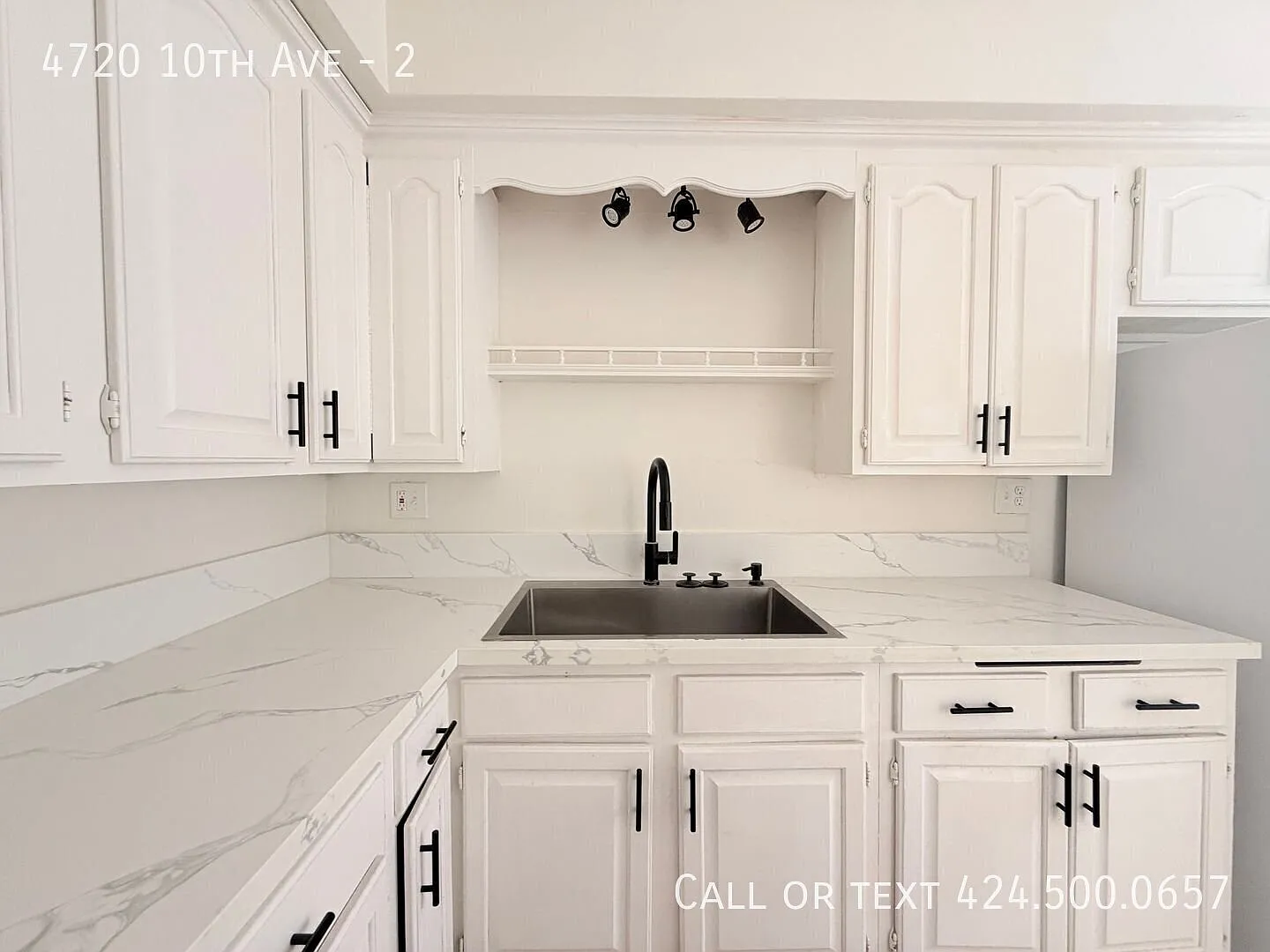 BD/1BA Apartment with A/C in Park Mesa Heights — Photo 4