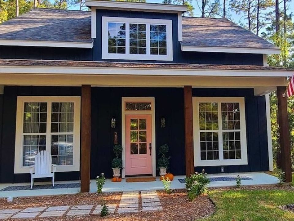 1st image of 201 Sunny Hill Dr