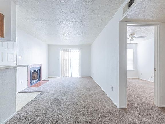 2nd image of 1107 Verde Dr APT 8