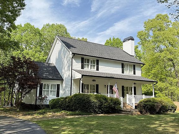 2nd image of 279 Chestnut Hill Rd