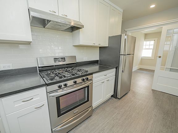 2nd image of 2209 Cedar St #2211