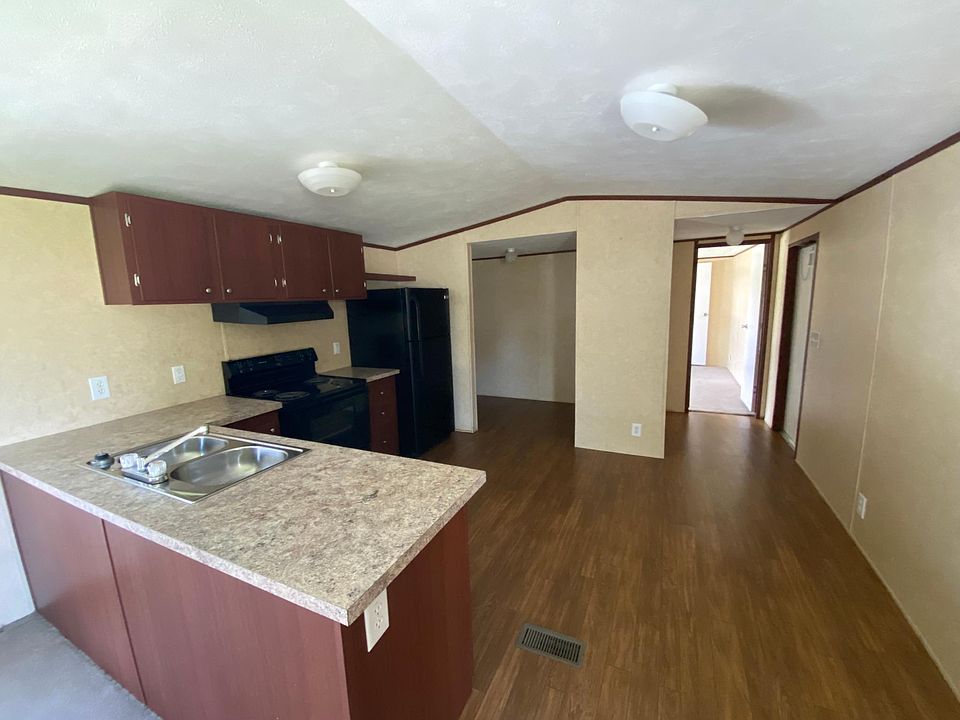 1st image of 1406 Pineview Ave Lot 11