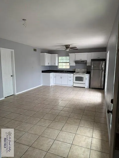 1 bed, 1.0 bath, 704 sqft, $1,000 — Photo 2