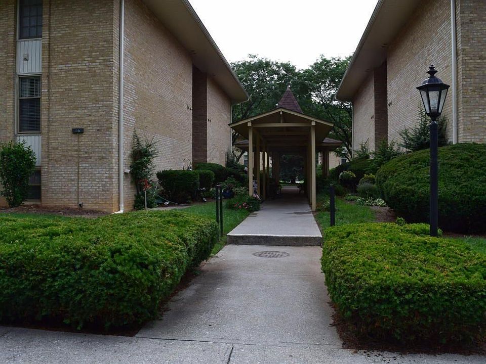 1st image of 5260 Crossbow Cir Unit 7E