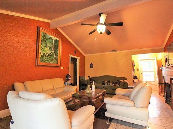 3rd image of 1509 E Tucker Blvd
