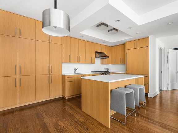 4th image of 99 Jane St APT 6F